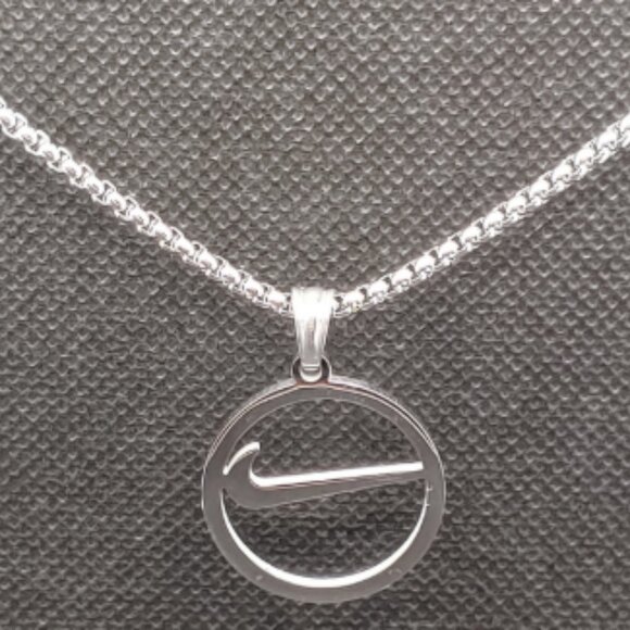 NIKE Silver Necklace w/giftbox - Picture 4 of 9